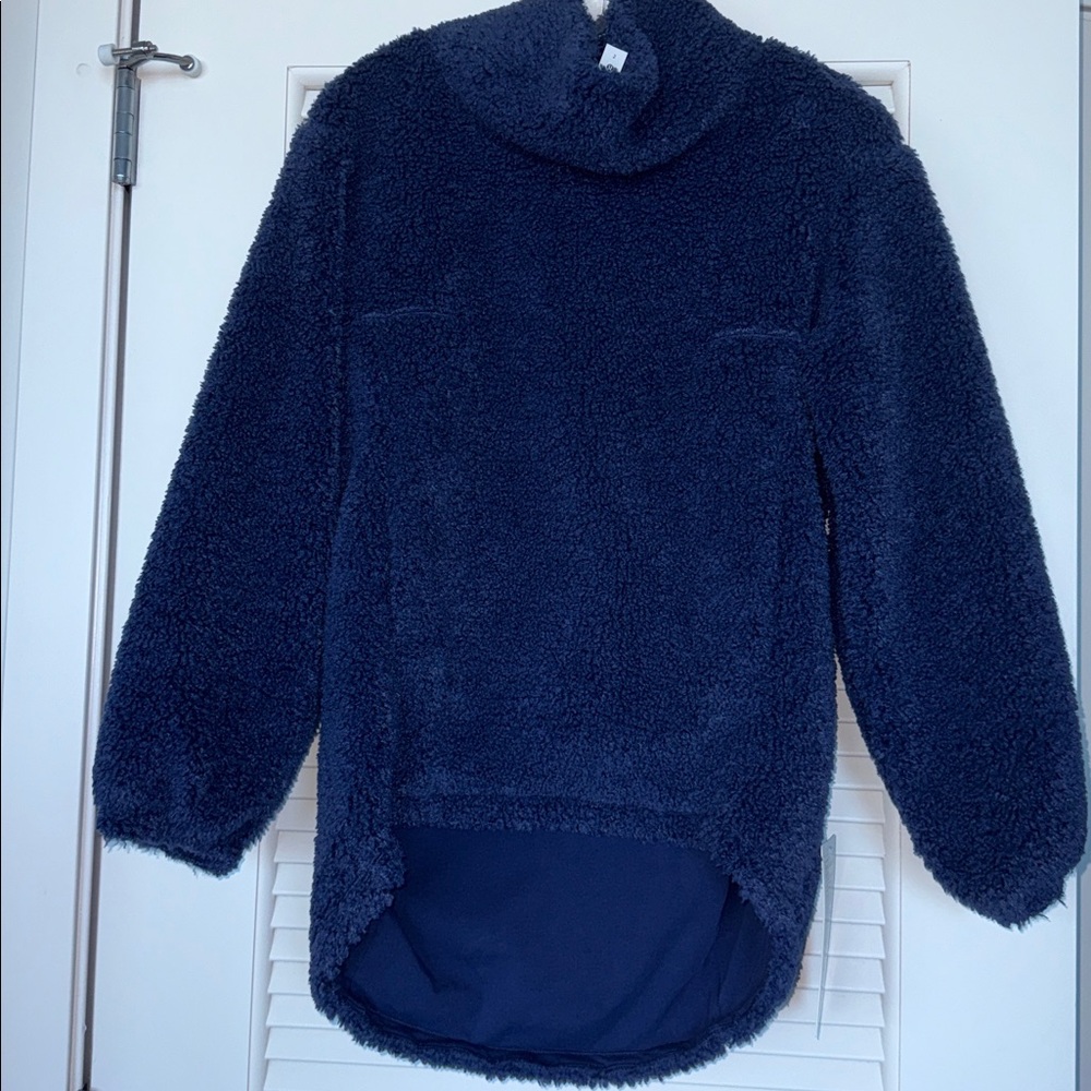 NWT Lululemon Warmth Restore Long Fleece Pullover! Size 2! Sold out!